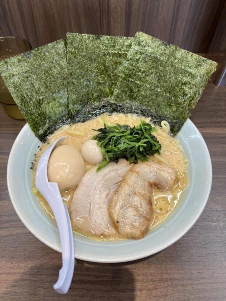 日の出らーめん 豚骨醤油